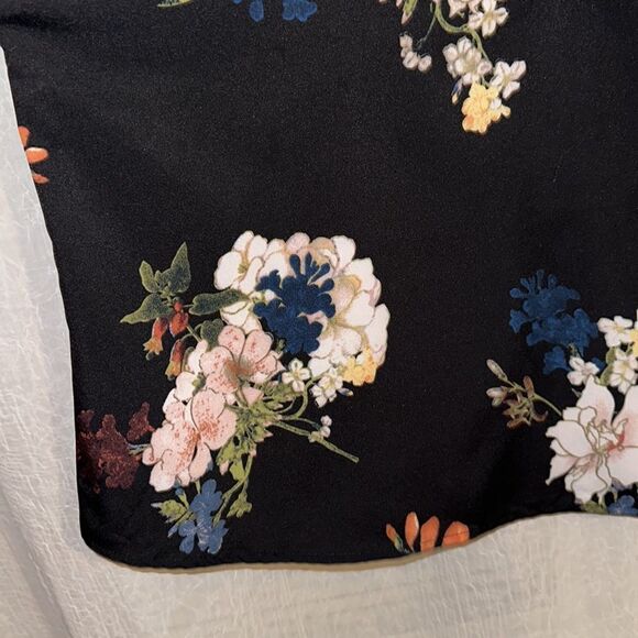SHEIN 2X Black Floral Magnolia Short Drop Sleeve V Neck Blouse - Picture 7 of 12